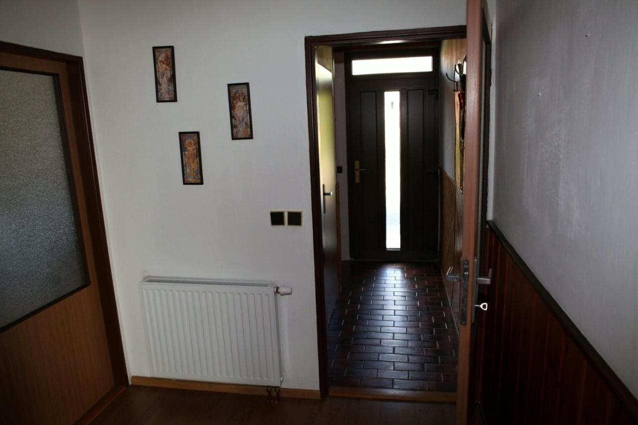 Dum V Ceskem Raji Villa Dolni Bousov Exterior photo